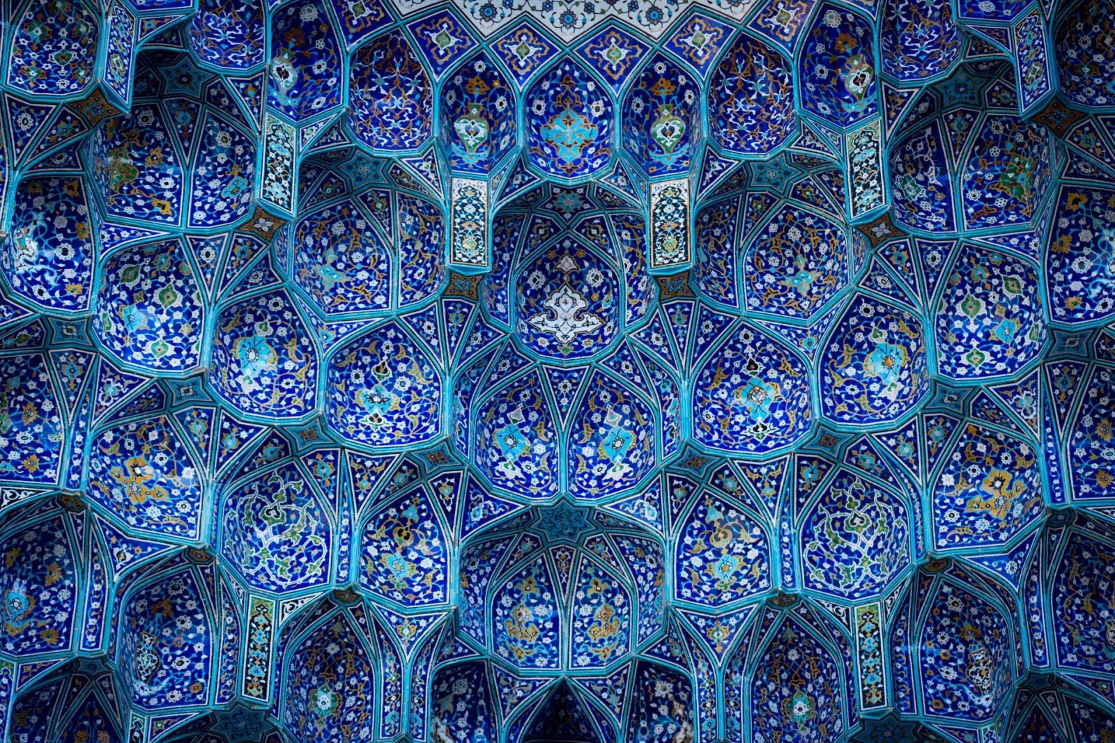 دنیای رنگ‌های اصیل ایرانی - ۹ رنگ نمادین پرشین
